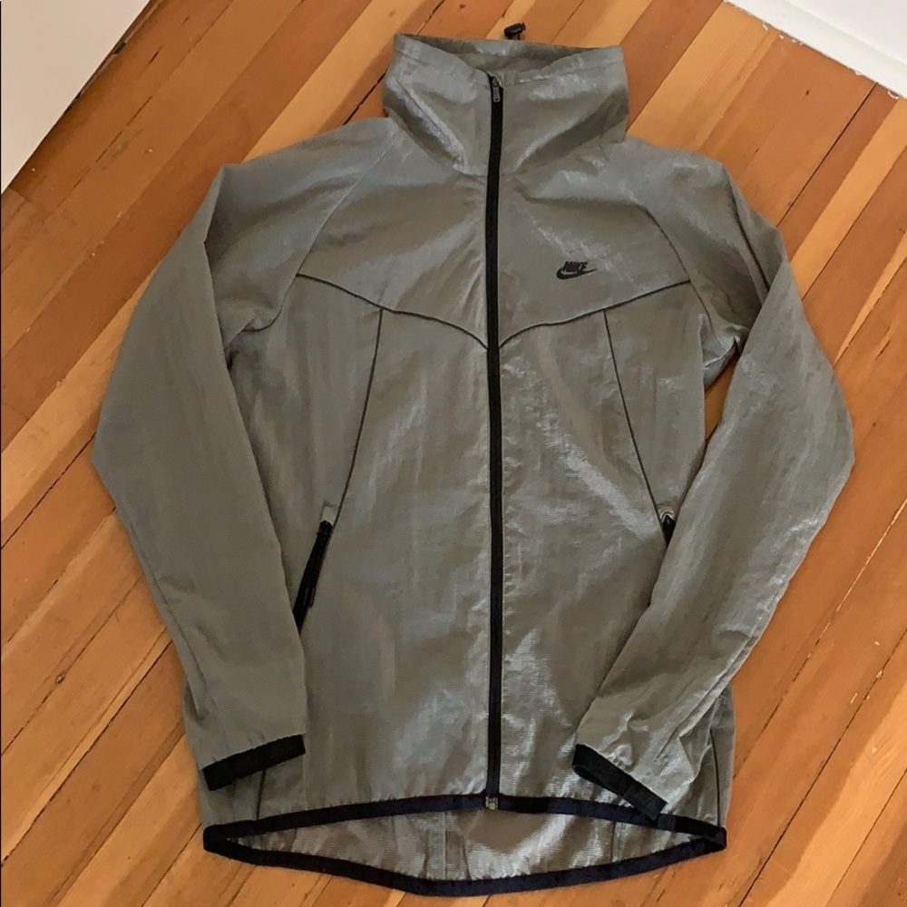 Nike women’s running windbreaker Size S